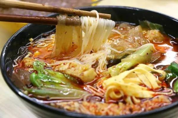 麻辣燙餐館該如何選擇環(huán)保地坪漆施工？